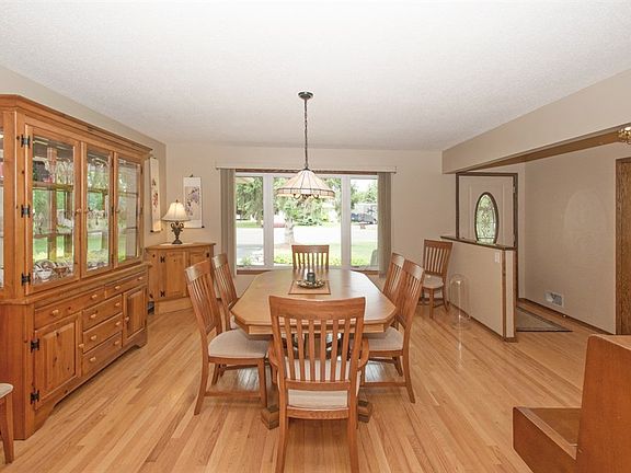 4th image of 3945 Gresham Ct N