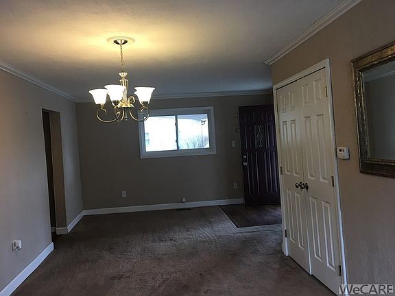 5th image of 204 W College St