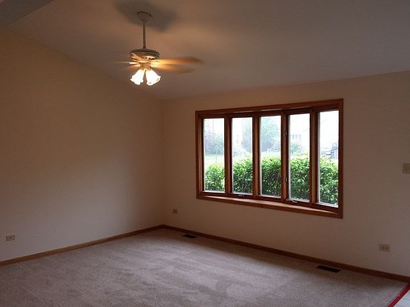 3rd image of 6606 Whalen Ln