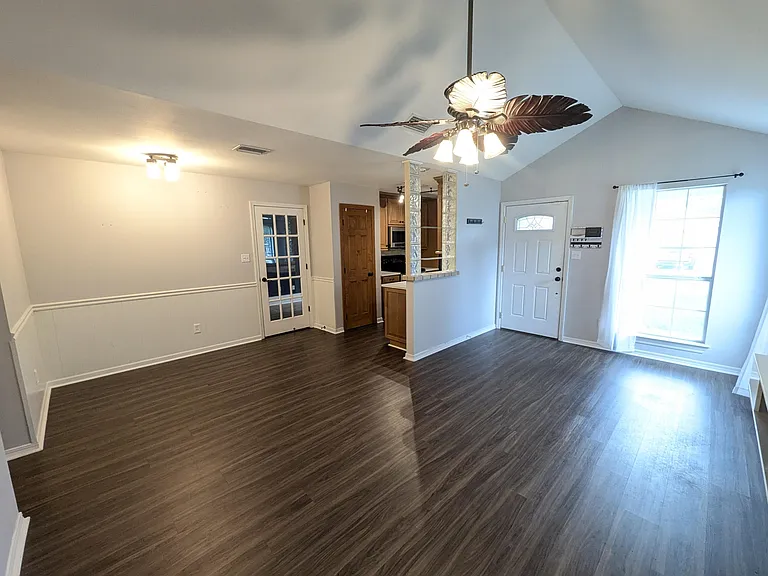 250 Terrance Ln — Photo 4