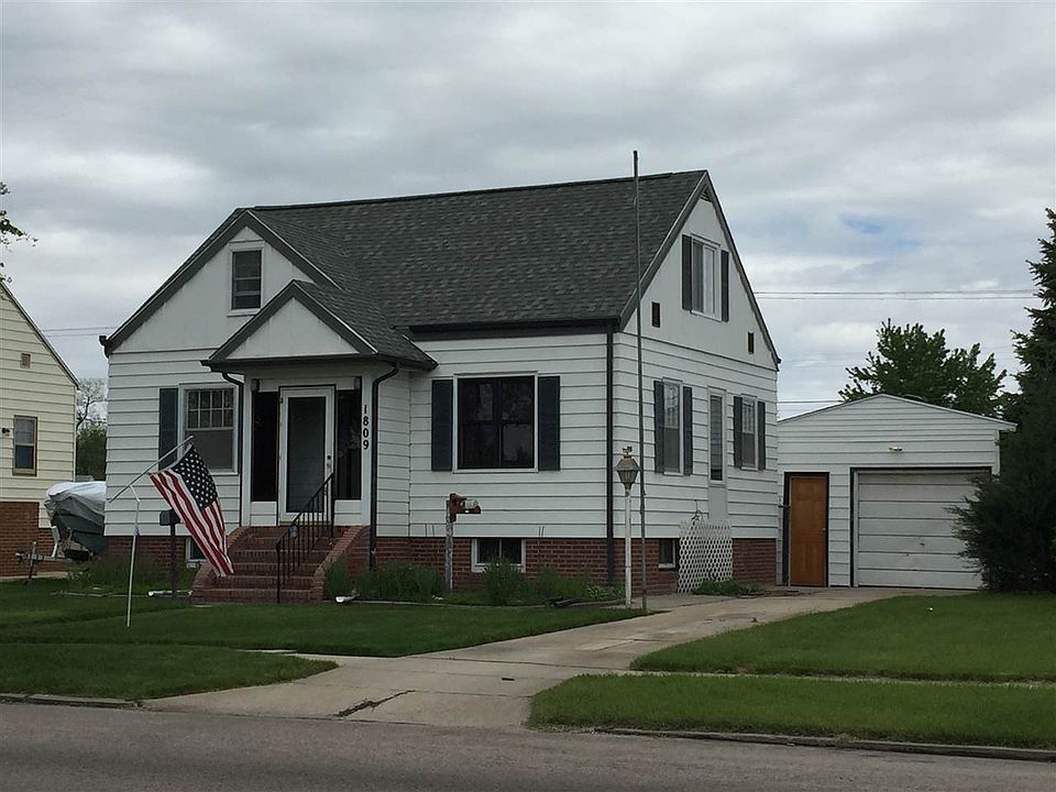 1st image of 1809 W 4th St