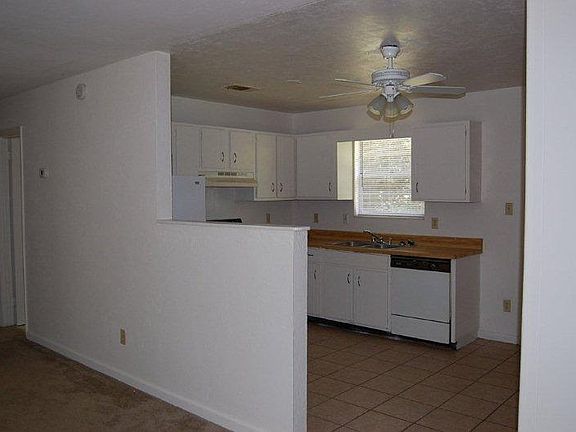 2nd image of 3726 Maria Cir
