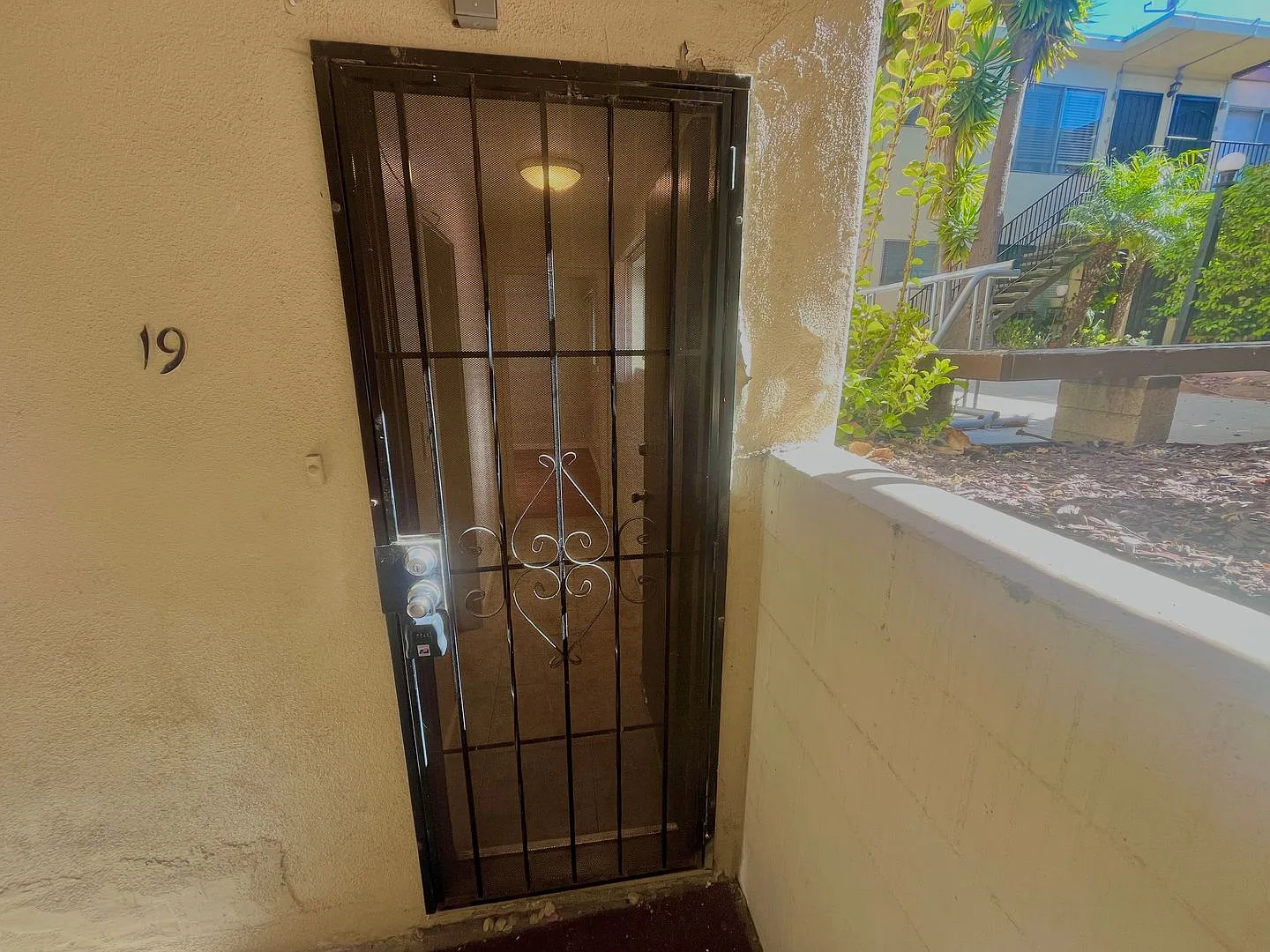 Charming and Bright Normal Heights Studio Apartment — Photo 4