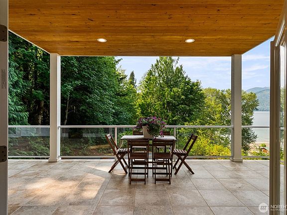 4th image of 412 Seabeck Holly Road W