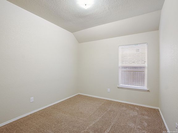 4th image of 532 Wagon Wheel Way