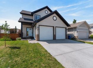 89 E Canals Cir SW, Airdrie, AB T4B0S6