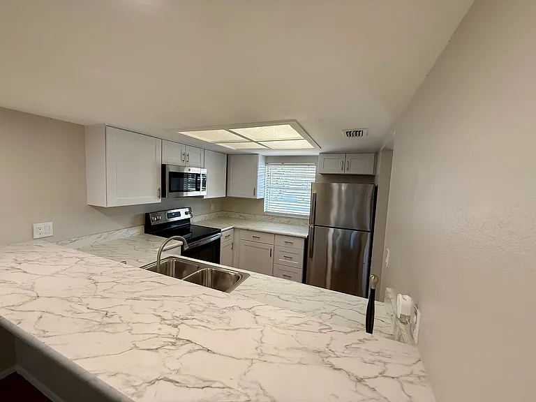319 Columbus Ave #W — Photo 8