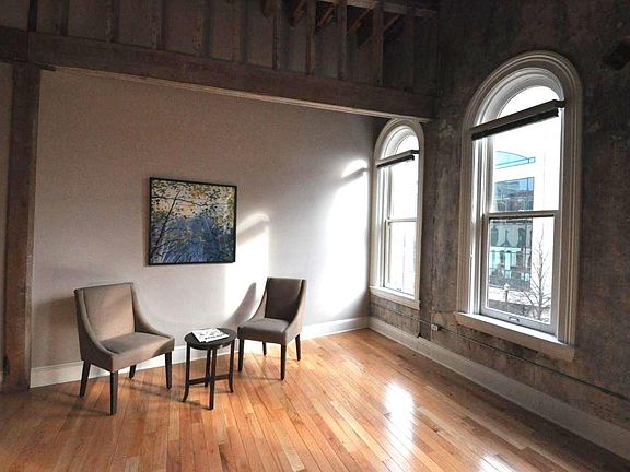 Plenty of room for a dinning area