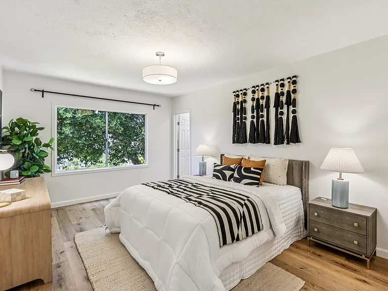 610 Hillcrest Blvd — Photo 45