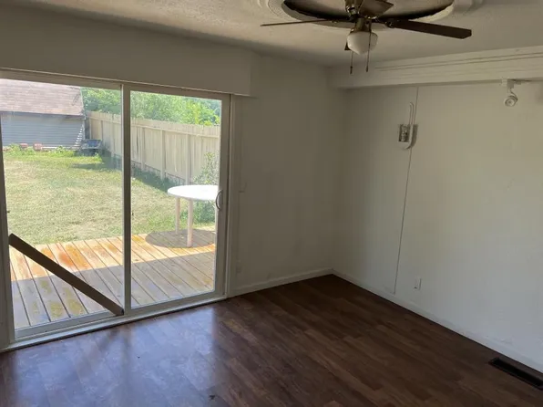 56512 Miller Dr, Elkhart, IN 46516