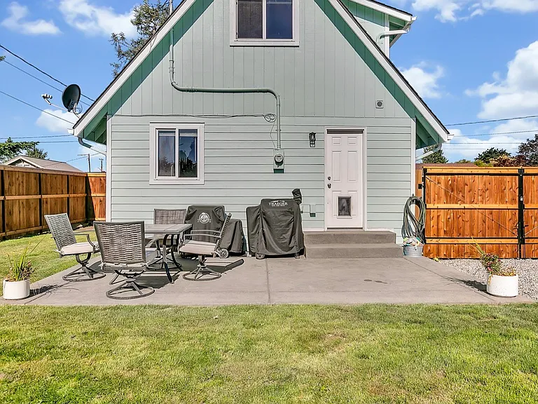 3005 Cinkovich St — Photo 15