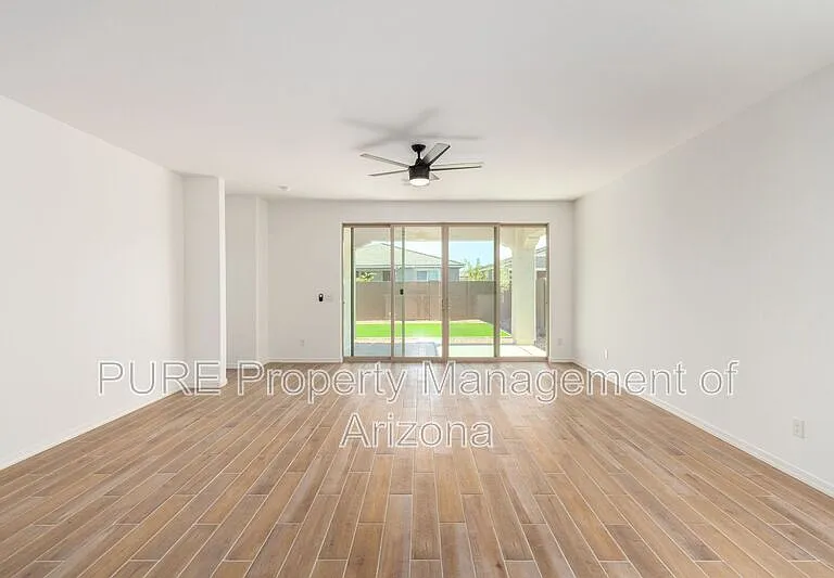 22937 E Roundup Way — Photo 2