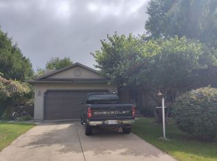 614 Fieldstone Ln, Middlebury, IN 46540
