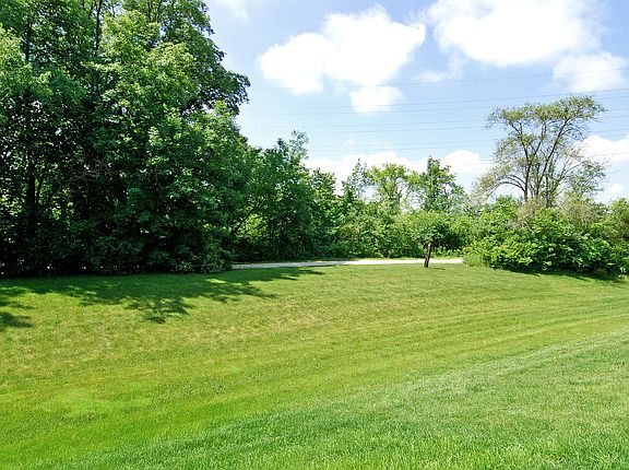 2nd image of 2436 Wilton Ln
