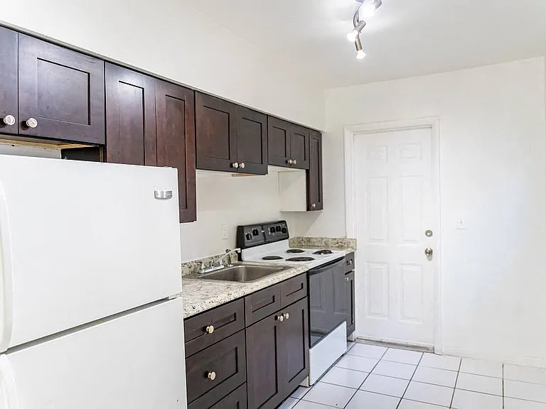 713-717-721 SW 13th Ave — Photo 31