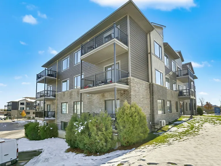 660 Garibaldi Ave — Photo 74