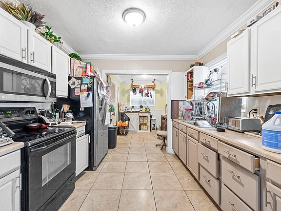 5th image of 3141 N 73rd Avenue
