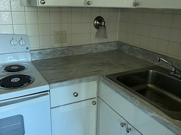 3rd image of 133 W 6th Ave APT M