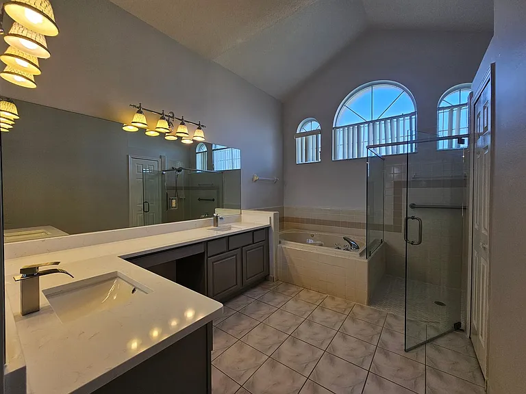 6506 Canterlea Dr — Photo 5