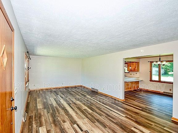 4th image of 5211 California Ave