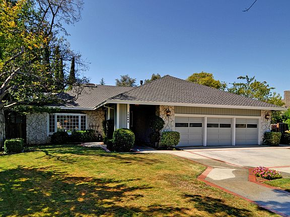 2nd image of 12069 Jamestown Ct