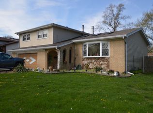 8748 S 82nd Ct, Hickory Hills, IL