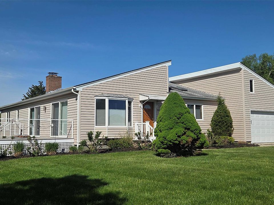 1st image of 930 Cedar Lane
