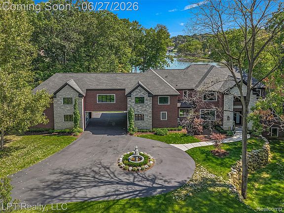 3rd image of 5029 Forest Valley Dr