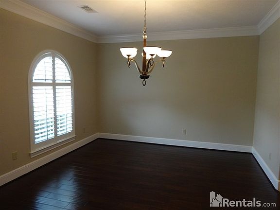 4th image of 4311 Wentworth Dr