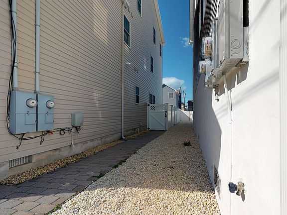 5th image of 8 7th Avenue #A