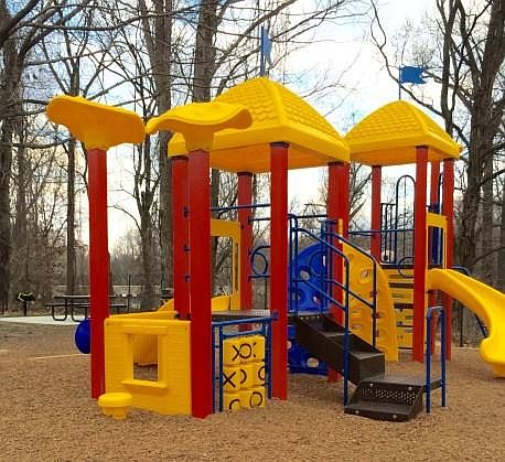 Play area & picnic area with grills