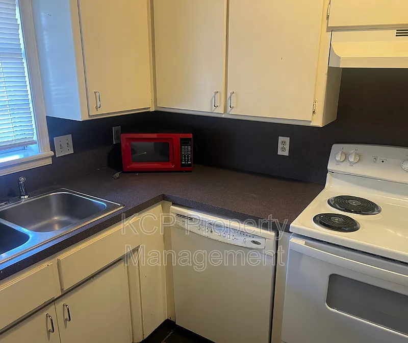 2 bed, 1.5 bath, 1024 sqft, $875 — Photo 4