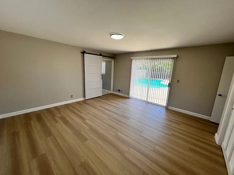20607 Russell Ln — Photo 11