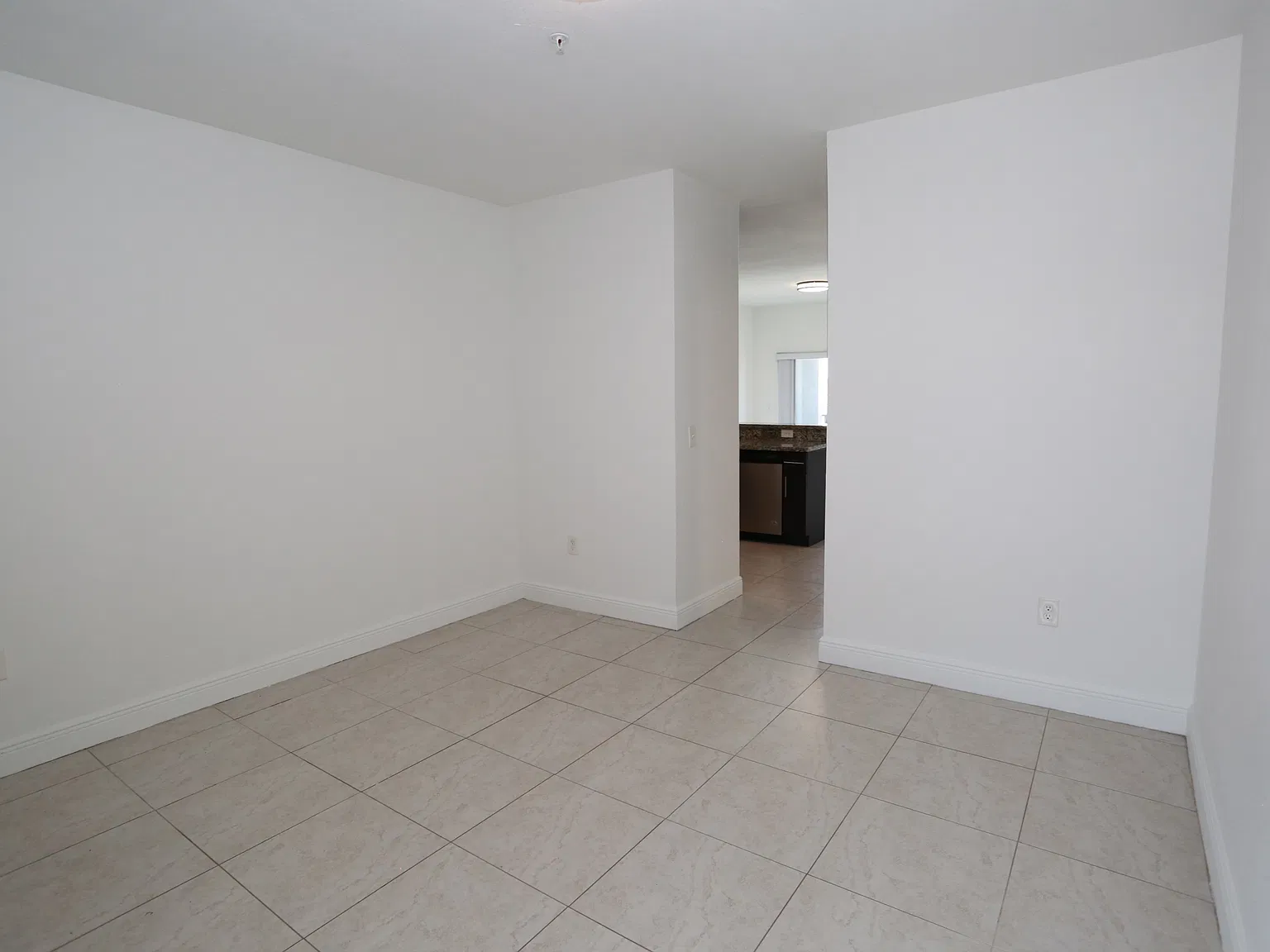 Plaza Pointe - 6001... — Photo 4