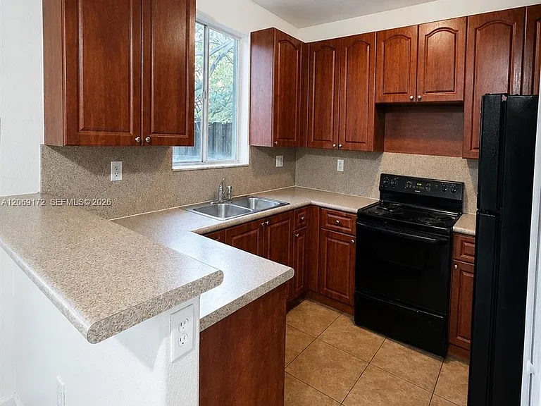 2528 SE 14th Ave #296 — Photo 5