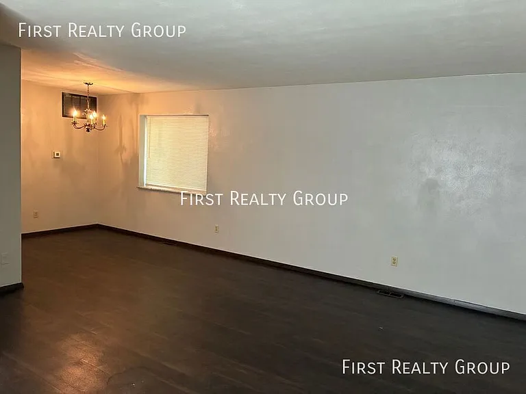 737 Wilmington Ave #18 — Photo 8