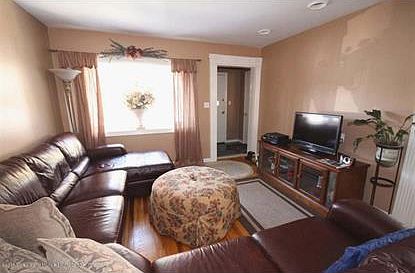 3rd image of 86 Garretson Ave