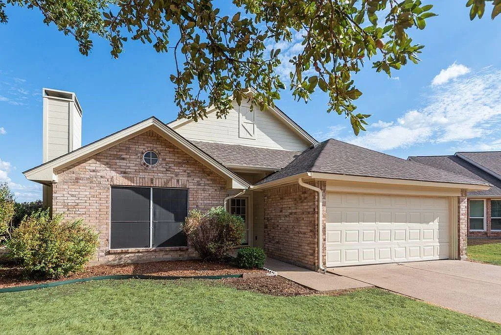 3 bed, 2.0 bath, 1484 sqft, $1,950 — Photo 3