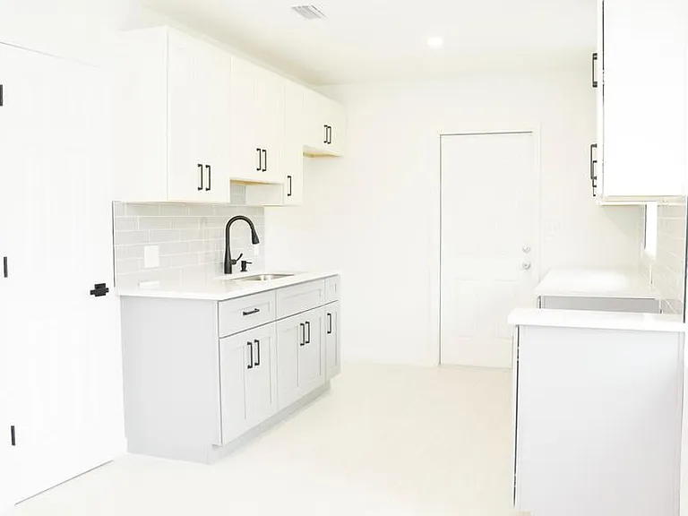 1505 38th St — Photo 9