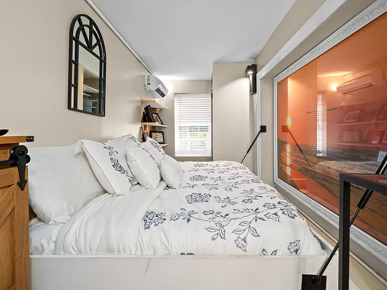 26 Hanover St #B — Photo 49