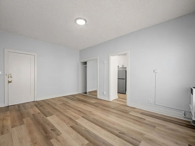 4144 W Adams Blvd #20 — Photo 6