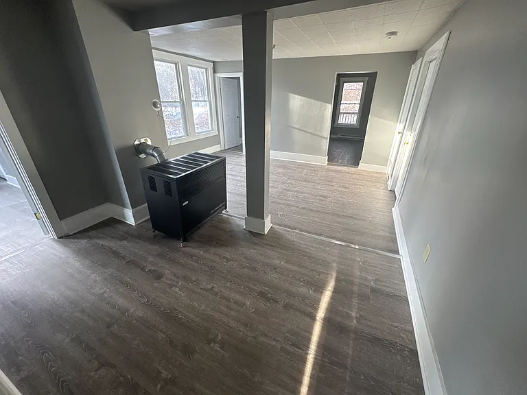 94 E Main St #3L — Photo 5
