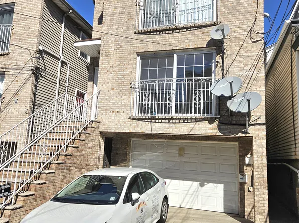 654 37th Street image 1 of 15