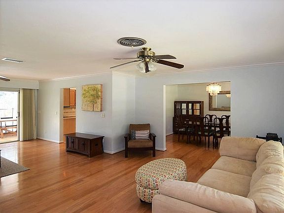 5th image of 1134 NW Pine Lake Dr