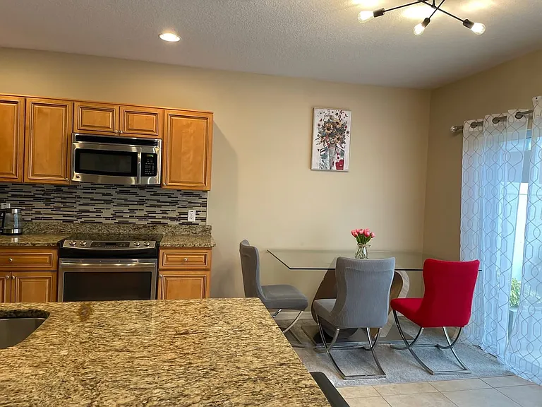 1883 Sommarie Way — Photo 8