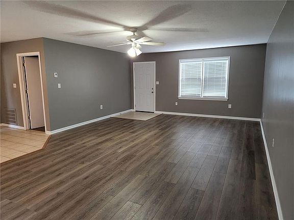 3rd image of 107 S Olive St