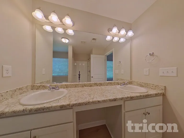 333 Daffodil Dr — Photo 8