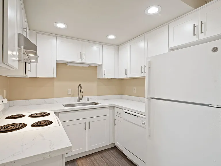 Stonebridge Apartments — Photo 63