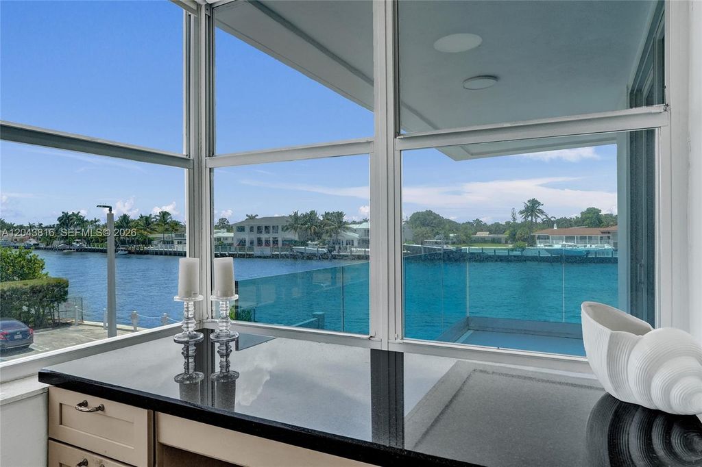 2639 N Riverside Dr APT 206, photo 9