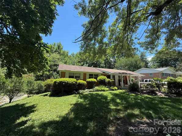 67 Wagon Rd, Asheville, NC 28805